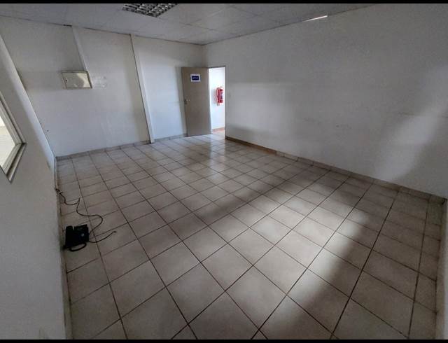 1,025M² WAREHOUSE TO LET IN ANDERBOLT