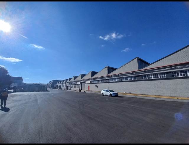 1,026M² WAREHOUSE TO LET IN BOKSBURG EAST