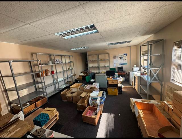 80M² OFFICE TO LET IN ORMONDE