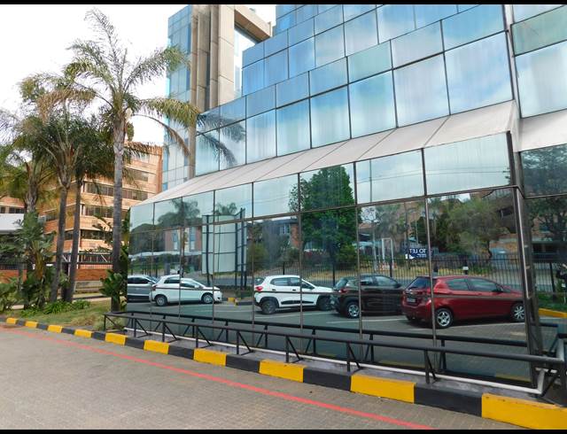 2,000M² OFFICE TO LET IN FERNDALE