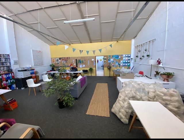 346M² WAREHOUSE RENTED IN PAARDEN EILAND