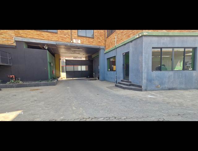 2,000M² WAREHOUSE TO LET IN SELBY