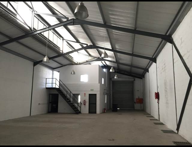 350M² WAREHOUSE RENTED IN CAPRICORN