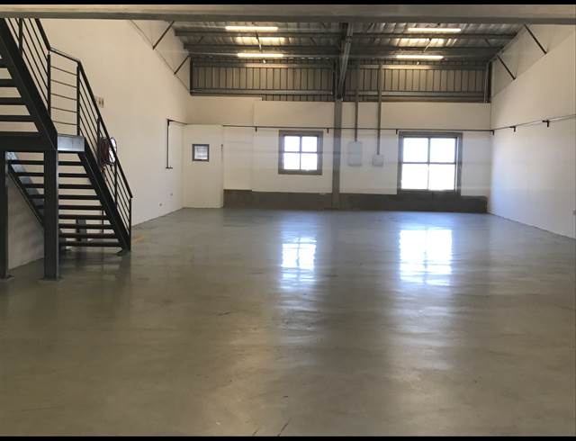 350M² WAREHOUSE TO LET IN RIVERSIDE PARK
