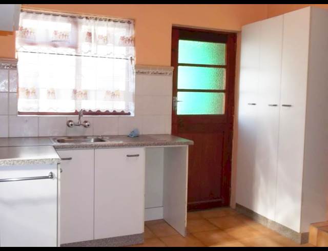 4 bed property to rent in WOODSTOCK