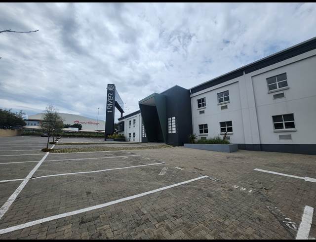 275M² OFFICE TO LET IN VORNA VALLEY