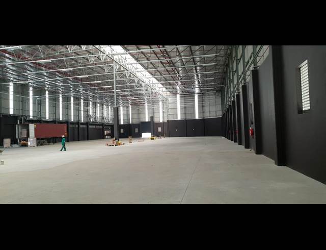 4,353M² WAREHOUSE TO LET IN ISANDO