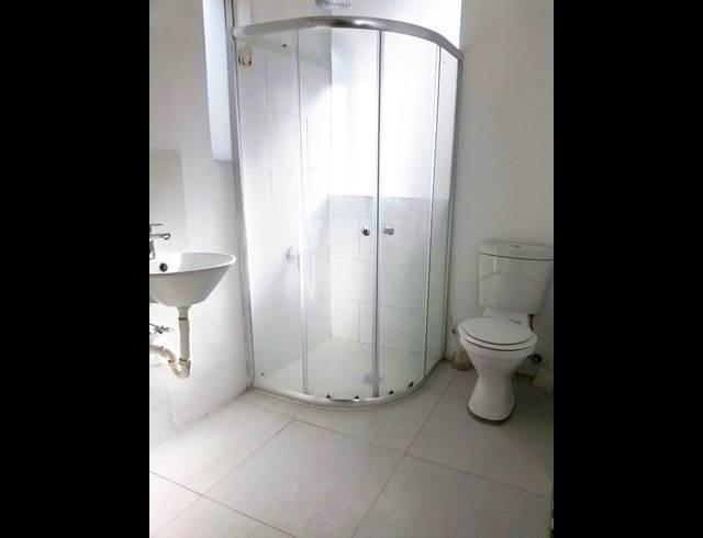 2 bed property to rent in WOODSTOCK