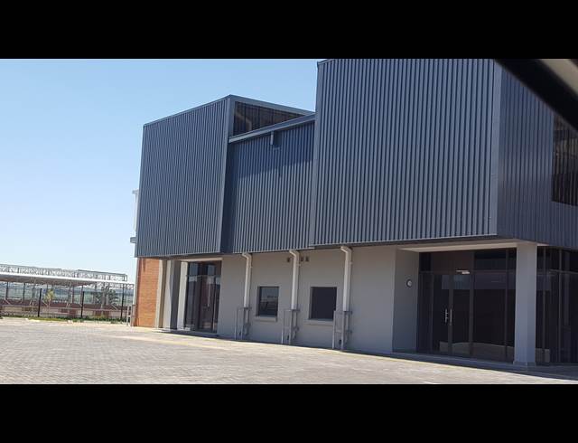 608M² WAREHOUSE TO LET IN LONGLAKE