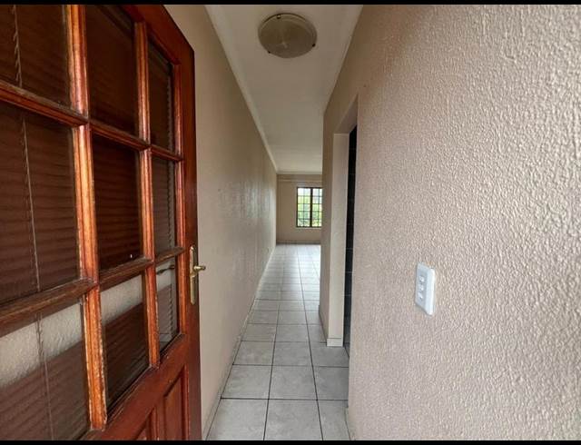 2 BEDROOM PROPERTY TO RENT IN GREENHILLS