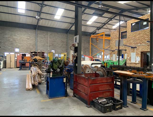 700M² WAREHOUSE TO LET IN ALBERTON NORTH