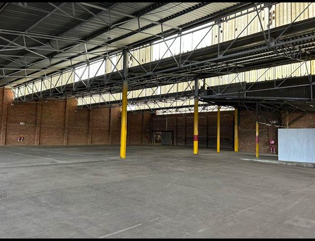 3,896M² WAREHOUSE TO LET IN ANDERBOLT