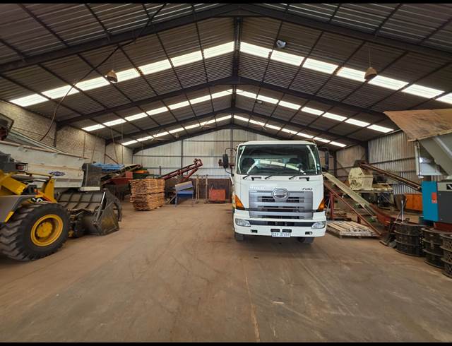 1,000M² WAREHOUSE TO LET IN SOMERSET WEST CENTRAL