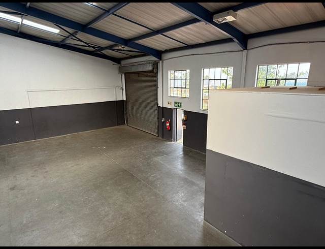500M² WAREHOUSE TO LET IN HALFWAY HOUSE