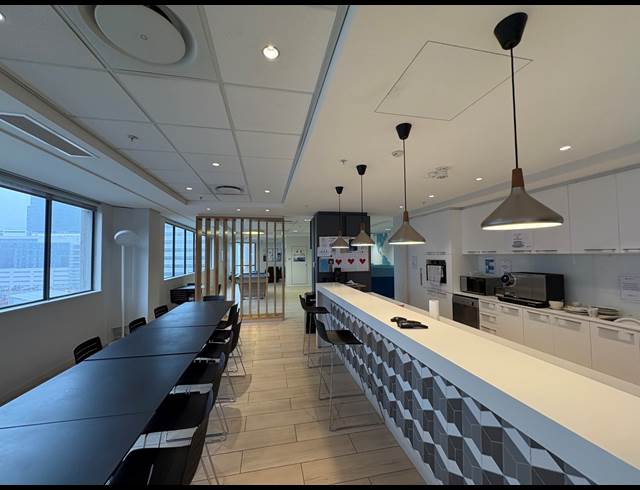 4,055M² OFFICE TO LET IN FORESHORE