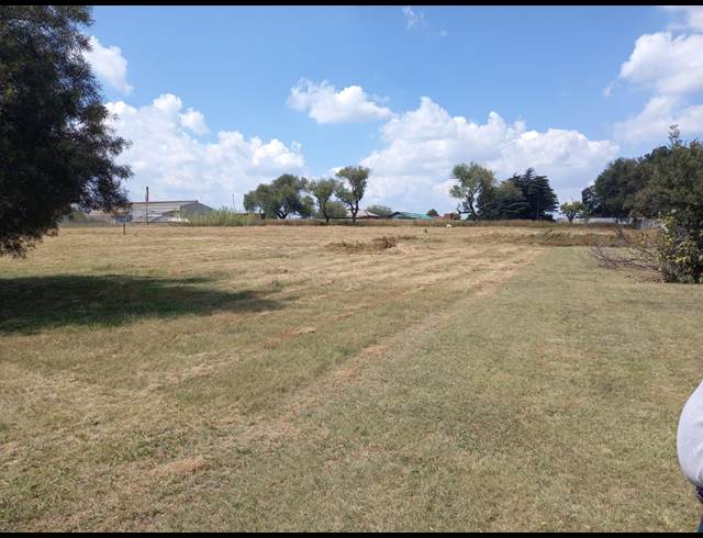 11,000M² VACANT LAND TO LET IN VULCANIA