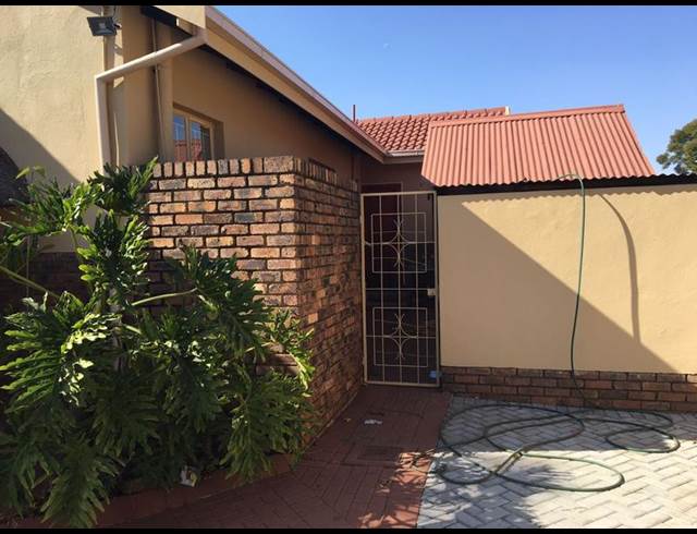 3 BEDROOM PROPERTY TO RENT IN EAST LYNNE