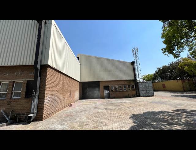 553M² WAREHOUSE RENTED IN SELBY