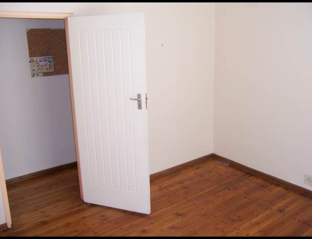 2 bed property to rent in OBSERVATORY