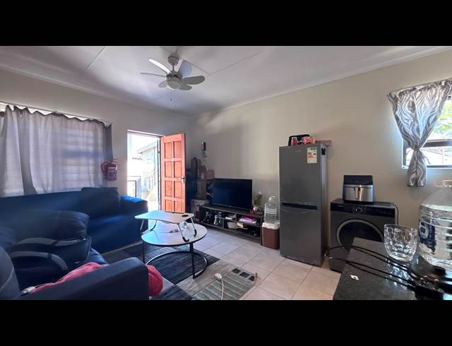 1 BEDROOM APARTMENT TO LET IN SONHEUWEL