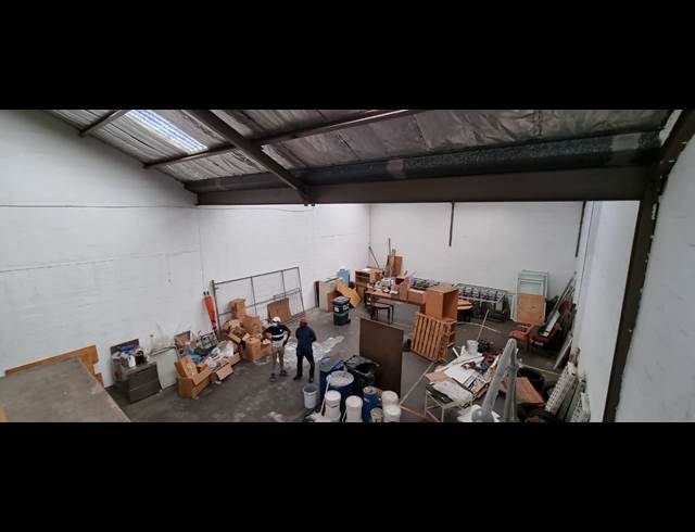 210M² WAREHOUSE TO LET IN AIRPORT INDUSTRIA