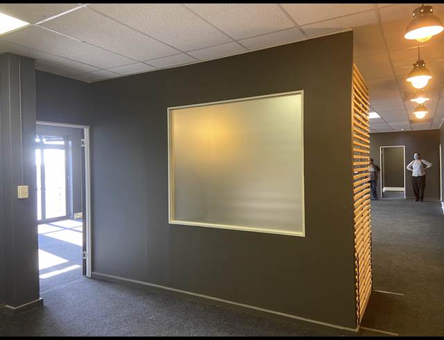 198M² OFFICE TO LET IN WESTLAKE