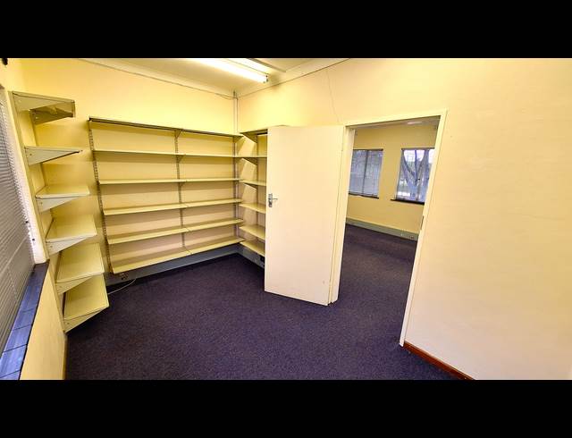 230M² OFFICE TO LET IN NELSPRUIT RURAL