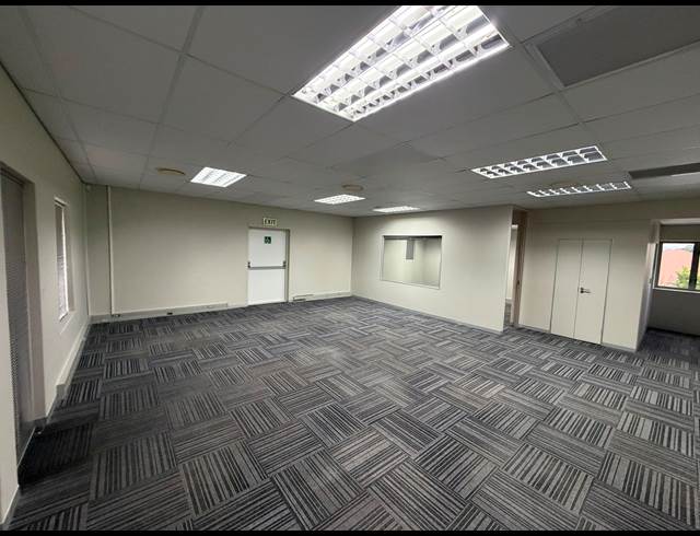 161M² OFFICE TO LET IN DURBANVILLE CENTRAL