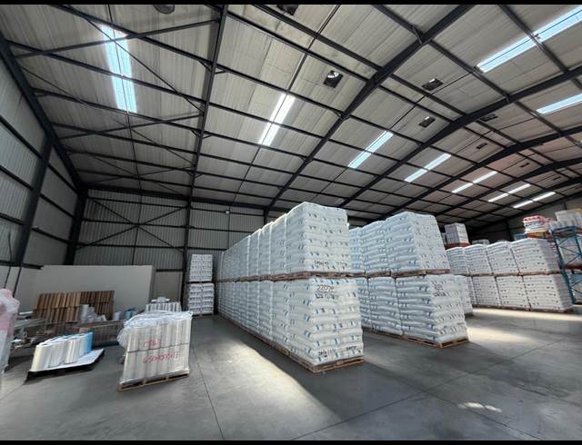 4,200M² WAREHOUSE TO LET IN CLAYVILLE