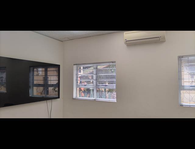 110M² OFFICE TO LET IN SONHEUWEL EXT 1