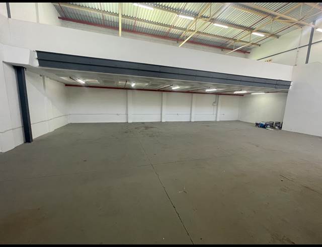 236M² WAREHOUSE TO LET IN BLACKHEATH INDUSTRIAL