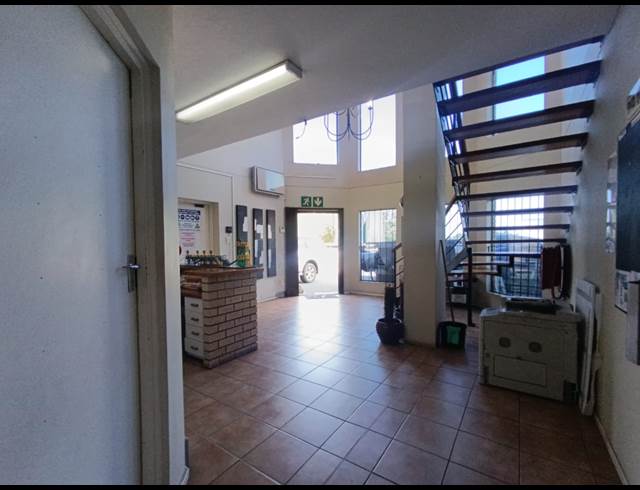 1,397M² WAREHOUSE TO LET IN MAHOGANY RIDGE