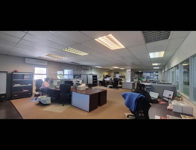 650M² OFFICE TO LET IN AIRPORT INDUSTRIA