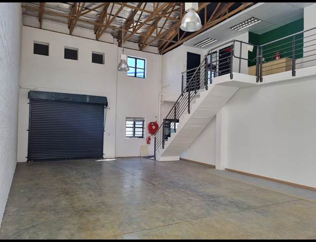 221M² WAREHOUSE RENTED IN WESTLAKE
