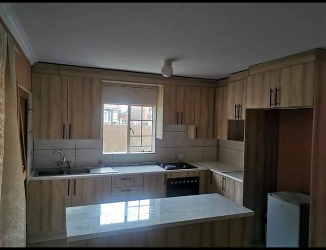 3 BEDROOM PROPERTY TO RENT IN ROSSLYN