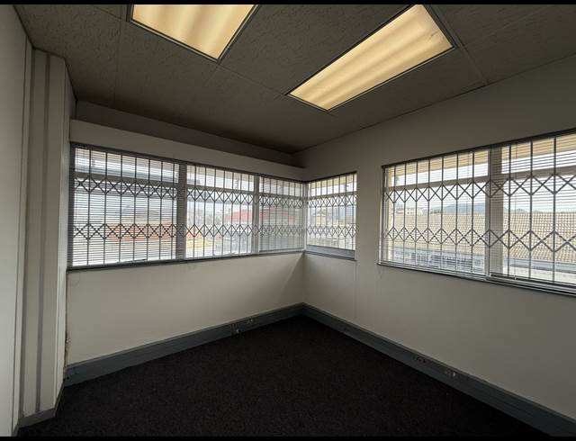 87M² OFFICE TO LET IN WYNBERG