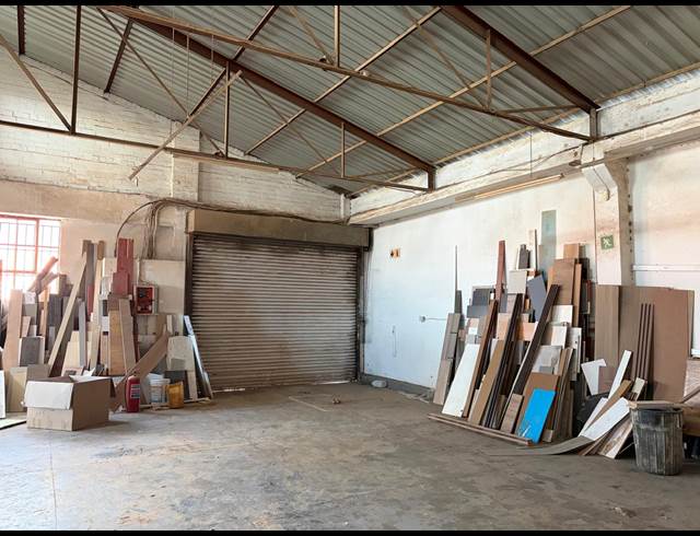 206M² WAREHOUSE TO LET IN STEELEDALE
