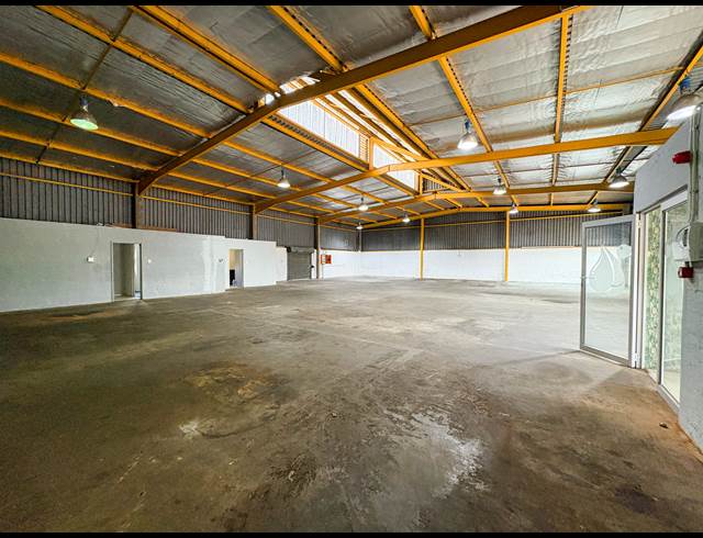 550M² WAREHOUSE TO LET IN WESTMEAD