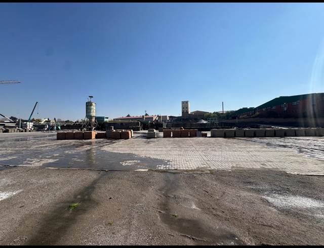 22,490M² INDUSTRIAL YARD TO LET IN CHAMDOR