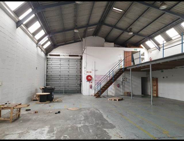 320M² WAREHOUSE RENTED IN KILLARNEY GARDENS
