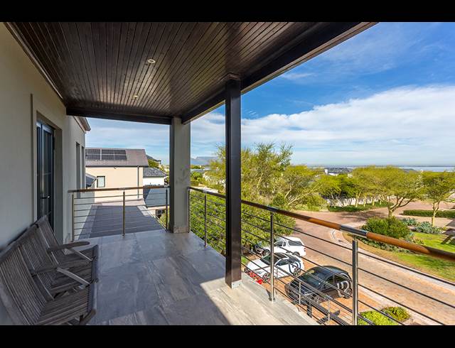 5 BEDROOM HOUSE TO LET IN ATLANTIC BEACH GOLF ESTATE