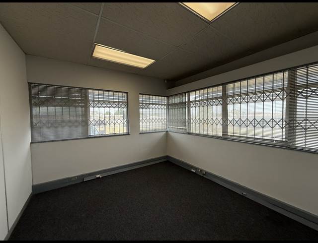 87M² OFFICE TO LET IN WYNBERG