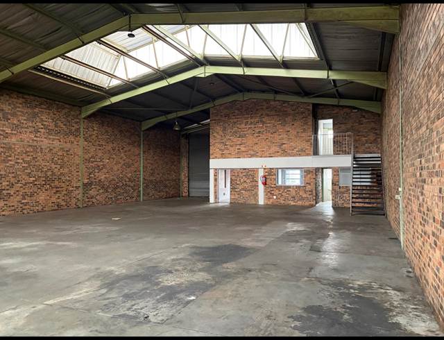 410M² WAREHOUSE TO LET IN PROLECON
