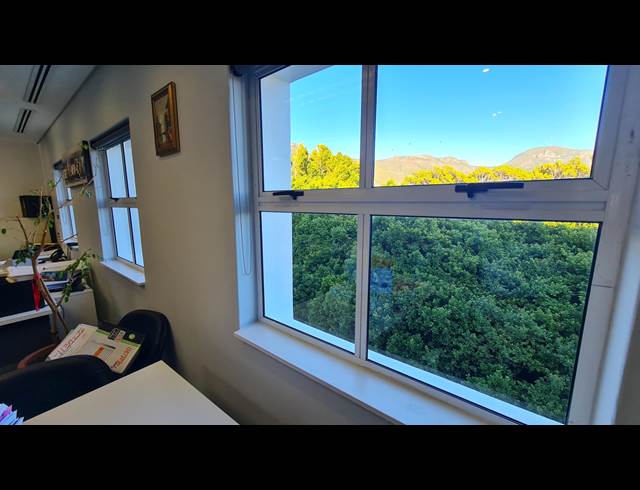 244M² OFFICE TO LET IN WESTLAKE