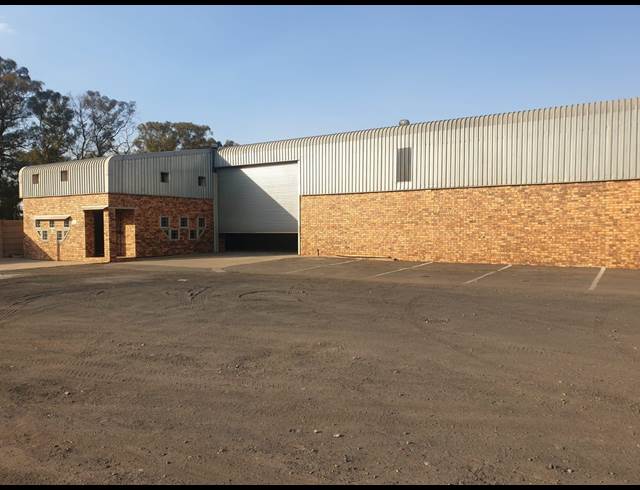 720M² WAREHOUSE TO LET IN BRENTWOOD PARK