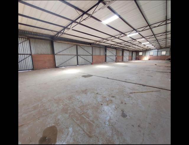 2,400M² WAREHOUSE TO LET IN FAIRLEADS