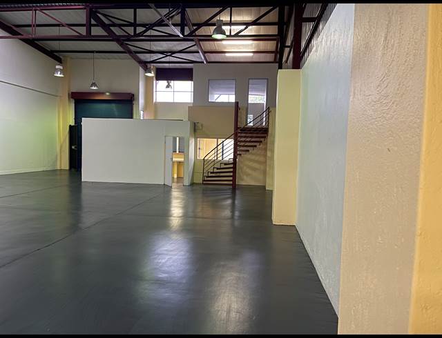 420M² WAREHOUSE TO LET IN RIVERSIDE INDUSTRIAL PARK