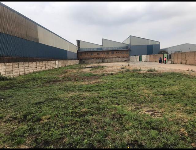 3,000M² VACANT LAND TO LET IN VULCANIA