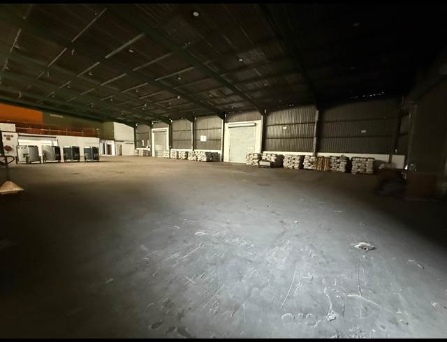 1,800M² WAREHOUSE TO LET IN CITY DEEP
