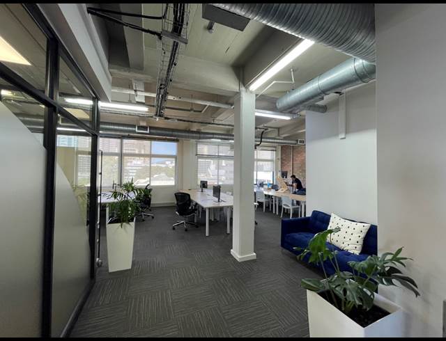 1,560M² OFFICE TO LET IN DE WATERKANT